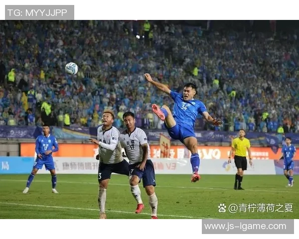 江苏省城市足球联赛：颁奖仪式——点燃激情，彰显荣耀的体育盛典