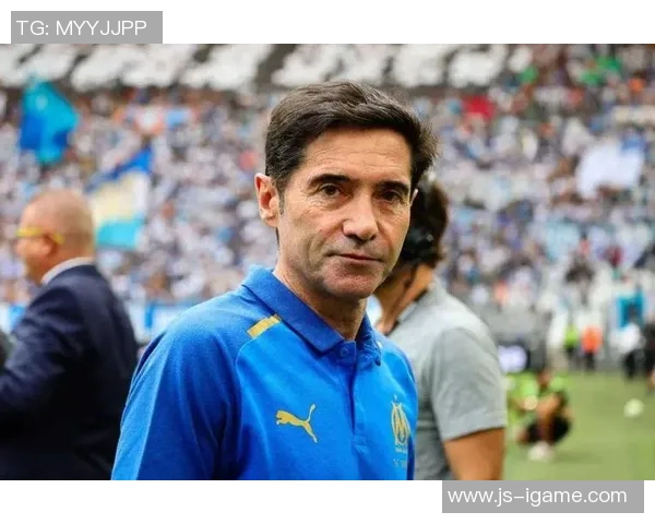 罗马诺称国米指挥官暂无离队风险,报价不存在,只是续约困难释放希望与挑战 罗马诺称国米指挥官暂无离队风险,报价不存在,只是续约困难释放希望与挑战