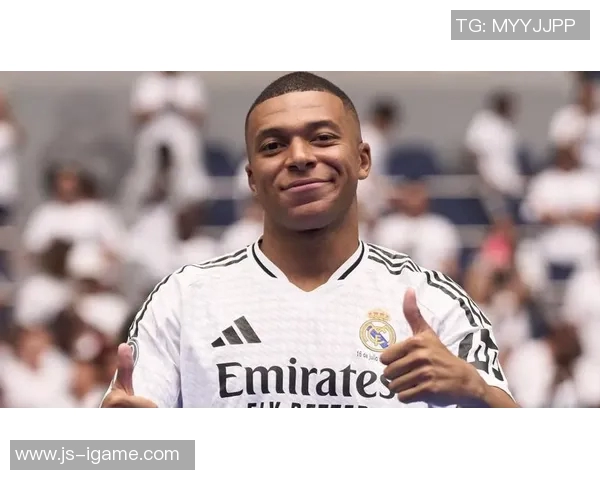 科贝记者：姆巴佩左手无名指骨折，但能照常出战曼城